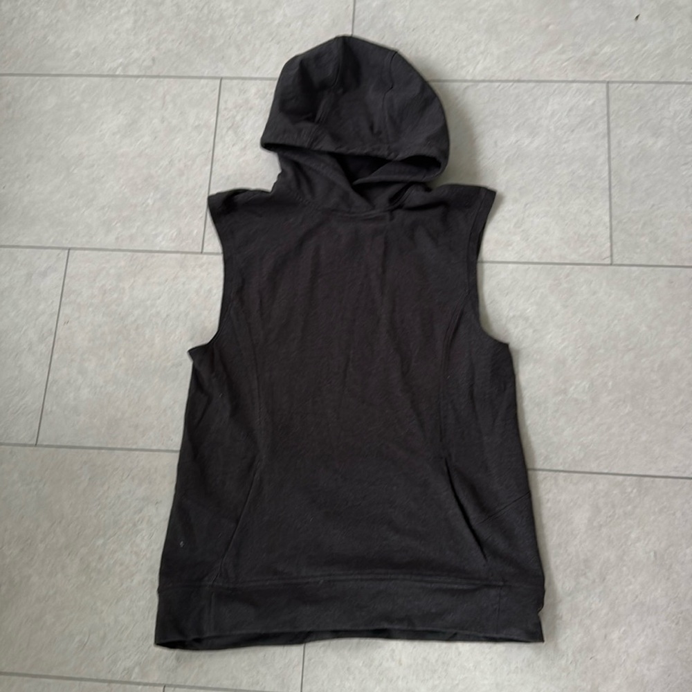 Lullemom tank Hoodie - size 8
